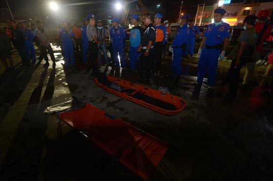 الطفلة لطفية حميد.. اولى ضحايا كارثة طيران آسيا 8501 صورة رقم 29