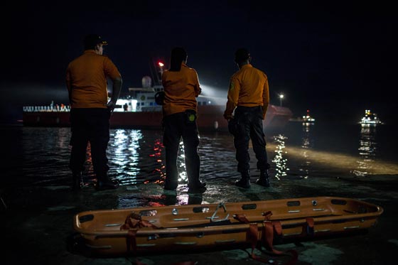 الطفلة لطفية حميد.. اولى ضحايا كارثة طيران آسيا 8501 صورة رقم 31