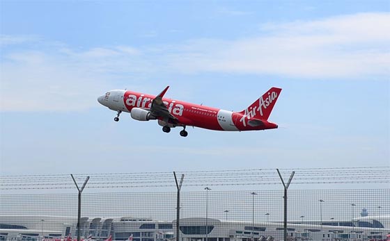 تقديم موعد رحلة طيران آسيا انقذ عائلة مؤلفة من 15 شخصا من الموت صورة رقم 14