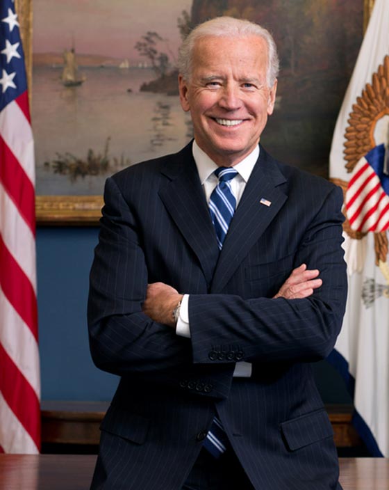 مذيعة تضع اوباما بين نارين عندما خيرته بين كلينتون وبايدن! صورة رقم 2