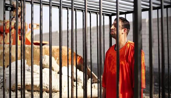 ماذا فعل الدواعش قبل احراقهم للكساسبة حيا؟ صورة رقم 3