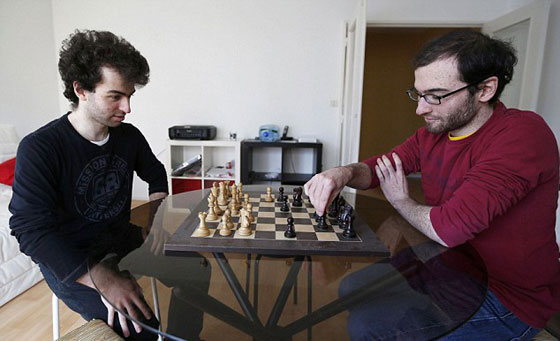 اشعة الشمس تشوش حياة توأمين فرنسيين صورة رقم 9