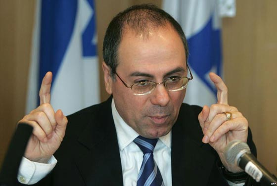  فضيحة مخلة بالاداب من العيار الثقيل تهز اركان الشرطة الاسرائيلية صورة رقم 3