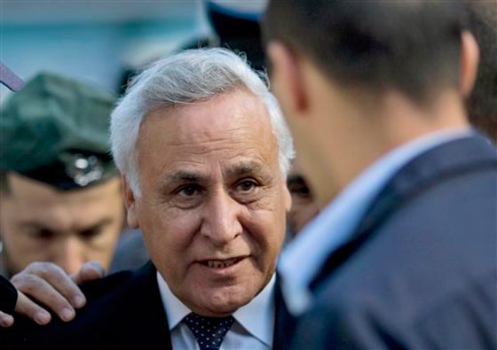  فضيحة مخلة بالاداب من العيار الثقيل تهز اركان الشرطة الاسرائيلية صورة رقم 4