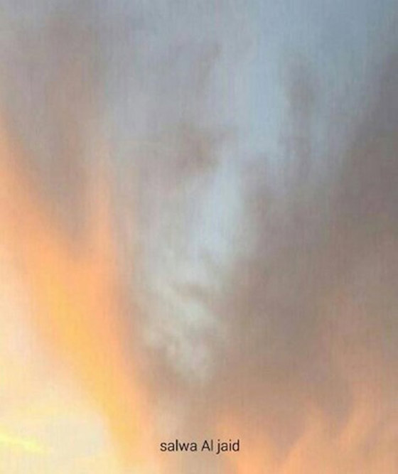  بالصور.. معلمة سعودية تصور وجها حزينا تجسد بين السحاب صورة رقم 3