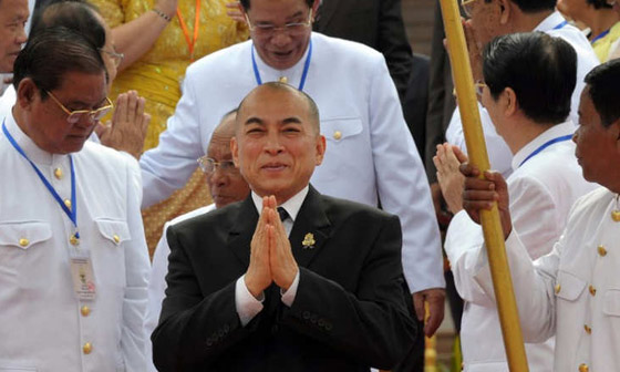 بالصور.. العائلات المالكة وولاة العهد من حول العالم صورة رقم 9