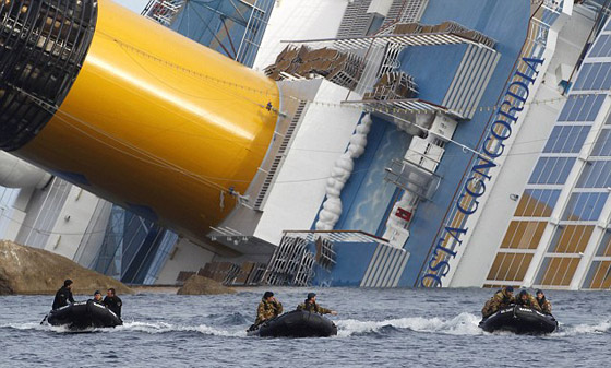 روما: جُبن الربان وهروبه اثناء غرق سفينته يدخله السجن 16 عاما صورة رقم 13 روما: جُبن الربان وهروبه اثناء غرق سفينته يدخله السجن 16 عاما صورة رقم 13