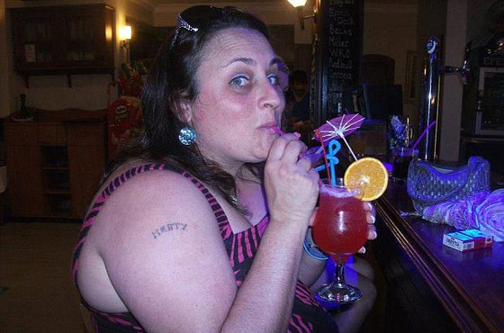 صور.. راقصة بريطانية تعتنق الاسلام والأصدقاء يصفونها بالارهابية صورة رقم 8