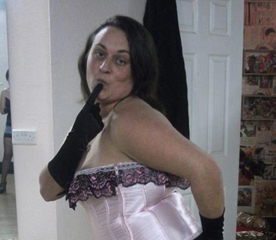 صور.. راقصة بريطانية تعتنق الاسلام والأصدقاء يصفونها بالارهابية صورة رقم 6