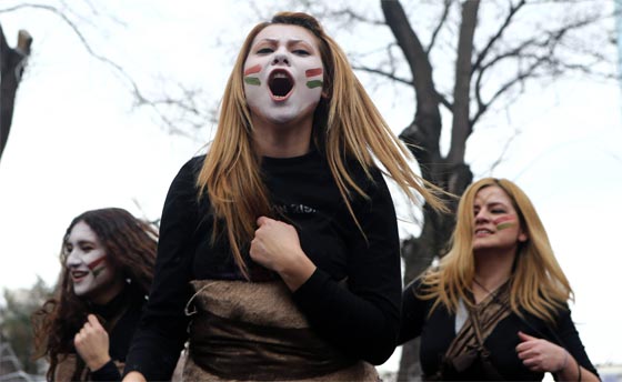 مطالبة باقالة وزير تركي بعد اغتصاب شابة وحرقها حية صورة رقم 11 مطالبة باقالة وزير تركي بعد اغتصاب شابة وحرقها حية صورة رقم 11