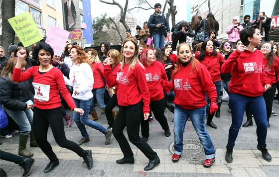 مطالبة باقالة وزير تركي بعد اغتصاب شابة وحرقها حية صورة رقم 14 مطالبة باقالة وزير تركي بعد اغتصاب شابة وحرقها حية صورة رقم 14