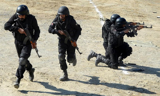 بالصور.. كوماندوز النساء في باكستان يتدربن لمكافحة الارهاب صورة رقم 5