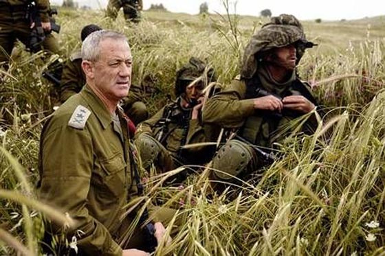 بيني غنتس.. بدأ حياته العسكرية مع صانع السلام وانهاها بجرائم القتل صورة رقم 7