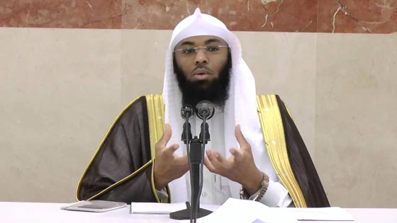 في القرن الـ21.. واعظ اماراتي يزعم ان الأرض ثابتة ولا تدور.. شاهد الفيديو صورة رقم 4