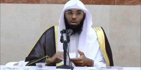 في القرن الـ21.. واعظ اماراتي يزعم ان الأرض ثابتة ولا تدور.. شاهد الفيديو صورة رقم 1