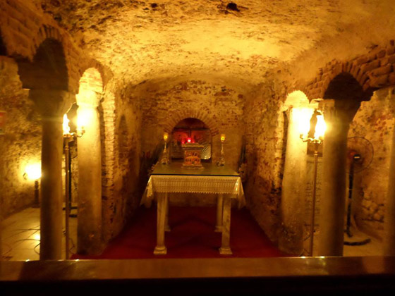 صور كنيسة أبو سرجة في مصر، تجمع الطراز القبطي بالفن الإسلامي  صورة رقم 3