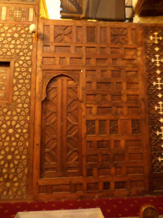 صور كنيسة أبو سرجة في مصر، تجمع الطراز القبطي بالفن الإسلامي  صورة رقم 8