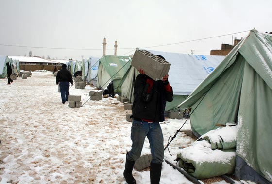 العاصفة جنى تصل ذروتها وتكسو شرق المتوسط بالأبيض صورة رقم 4