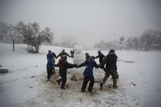 جنى.. عاصفة ثلجية تجتاح الشرق الاوسط وتذكر بالكسا صورة رقم 9 جنى.. عاصفة ثلجية تجتاح الشرق الاوسط وتذكر بالكسا صورة رقم 9