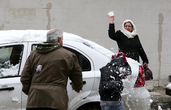 العاصفة جنى تصل ذروتها وتكسو شرق المتوسط بالأبيض صورة رقم 17