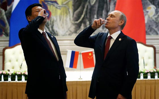 الوجه الاخر لبوتين.. كسول يستهين بزملائه ويضرب زوجته يوميا صورة رقم 10 الوجه الاخر لبوتين.. كسول يستهين بزملائه ويضرب زوجته يوميا صورة رقم 10