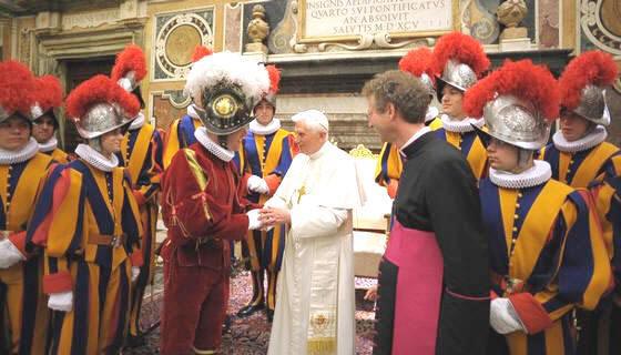 التهديدات الاسلامية ترفع مستوى الحراسة في الفاتيكان صورة رقم 8