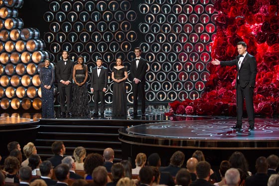  قنبلة تحت منصة جوائز الاوسكار بهوليوود يفزع الشرطة الامريكية صورة رقم 7