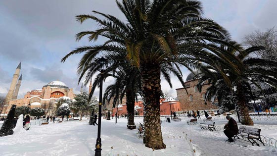 العاصفة جنى تصل ذروتها وتكسو شرق المتوسط بالأبيض صورة رقم 2