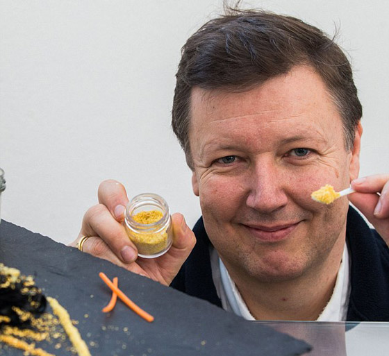 هل هذا اغلى طعام في العالم؟ الكافيار ممزوج بالذهب بـ43 الف دولار للملعقة الواحدة صورة رقم 1