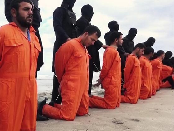 خبيرة إرهاب: فيديو ذبح المصريين فيه هفوات تقنية ويبدو مفبركا صورة رقم 3