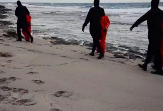 خبيرة إرهاب: فيديو ذبح المصريين فيه هفوات تقنية ويبدو مفبركا صورة رقم 2