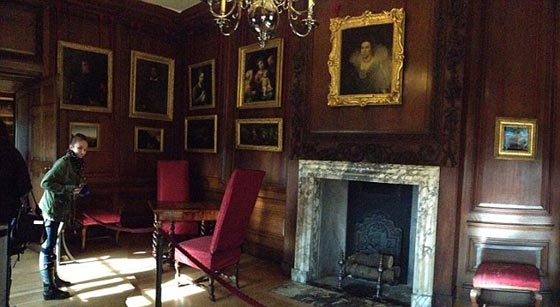 بالصور.. الاشباح تتجول في قصر هامبتون كورت بقيادة الملكة ليدي جين صورة رقم 2