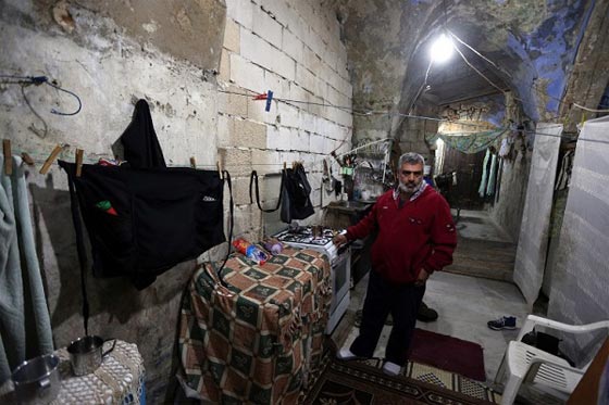 كنيس يهودي مهجور في صيدا ملجأ لخمس عائلات سورية وفلسطينية صورة رقم 1