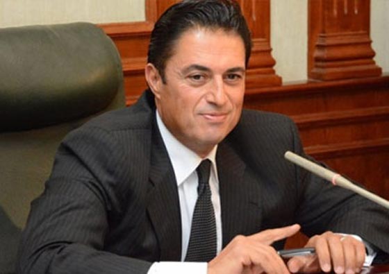 هل هي الغيرة؟ زوجة محافظ الاسكندرية ترافقه مثل ظله! صورة رقم 3