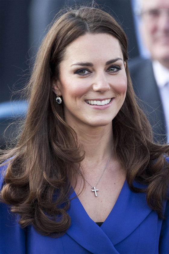  ما سبب ظهور الشيب المبكر على كيت ميدلتون؟ صورة رقم 4