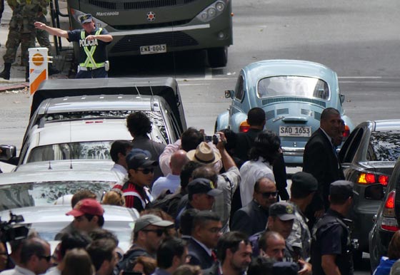 الرئيس الأفقر في العالم ينهي ولايته كرئيس للأوروغواي صورة رقم 8 الرئيس الأفقر في العالم ينهي ولايته كرئيس للأوروغواي صورة رقم 8