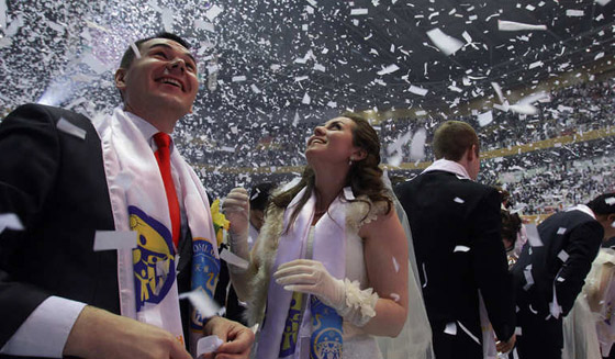 3800 عريس وعروسة في اكبر زفاف جماعي اليوم الثلاثاء صورة رقم 10