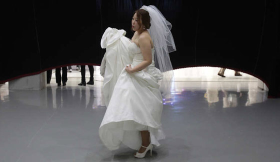 3800 عريس وعروسة في اكبر زفاف جماعي اليوم الثلاثاء صورة رقم 9