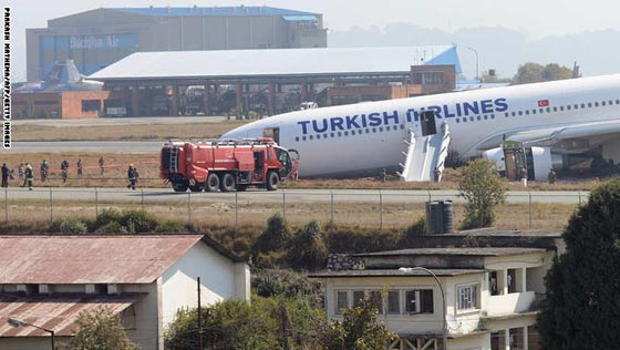 بالصور.. لماذا فشلت الطائرة التركية في الهبوط على ارض مطار كاتماندو؟ صورة رقم 5 بالصور.. لماذا فشلت الطائرة التركية في الهبوط على ارض مطار كاتماندو؟ صورة رقم 5