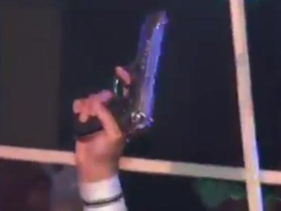 قفص الحرق الداعشي يتحول الى قفص ذهبي للزفاف والرقص صورة رقم 5