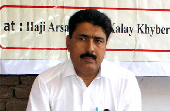 بالفيديو.. طبيب بن لادن الذي دل الامريكان على مخبأه في مأزق صورة رقم 1 بالفيديو.. طبيب بن لادن الذي دل الامريكان على مخبأه في مأزق صورة رقم 1