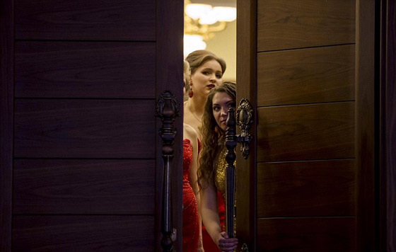 صور وفيديو جنديات اوكرانيات يشاركن في عرض ازياء ليثبتن انوثتهن وجمالهن صورة رقم 2