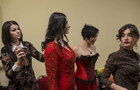 صور وفيديو جنديات اوكرانيات يشاركن في عرض ازياء ليثبتن انوثتهن وجمالهن صورة رقم 16