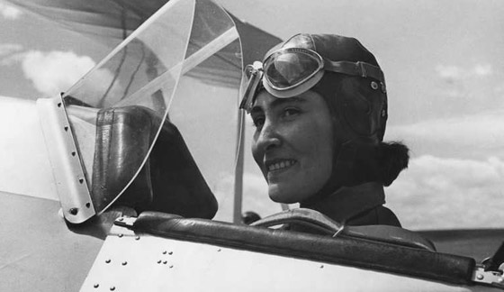 نساء بينهن عربيتان يدخلن التاريخ عبر ولوجهن الى قمرة قيادة الطائرة.. فيديو صورة رقم 6