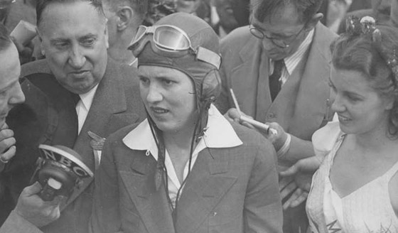 نساء بينهن عربيتان يدخلن التاريخ عبر ولوجهن الى قمرة قيادة الطائرة.. فيديو صورة رقم 8