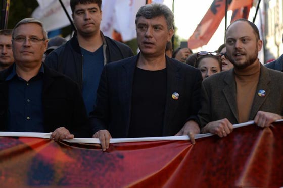 انتحار مشتبه فيه بقتل زعيم المعارضة الروسية نمشوف صورة رقم 6 انتحار مشتبه فيه بقتل زعيم المعارضة الروسية نمشوف صورة رقم 6