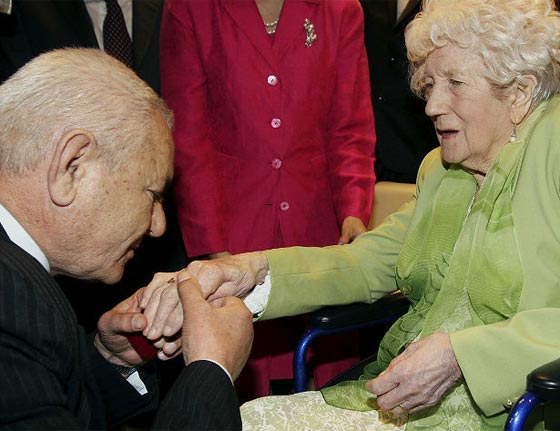 بعد 70 عاما.. خاتم زواج يكشف غموض اختفاء طائرة بريطانية صورة رقم 8