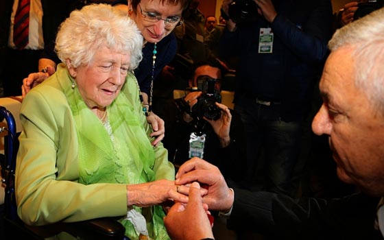 بعد 70 عاما.. خاتم زواج يكشف غموض اختفاء طائرة بريطانية صورة رقم 4