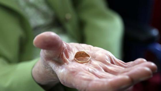 بعد 70 عاما.. خاتم زواج يكشف غموض اختفاء طائرة بريطانية صورة رقم 6