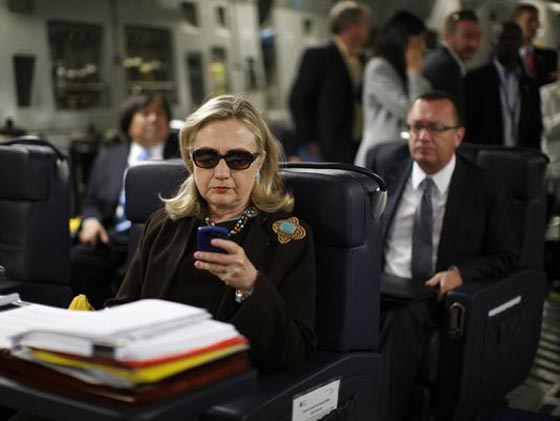 كلنتون تثير المزيد من الجدل بشأن بريدها الالكتروني واسراره صورة رقم 8